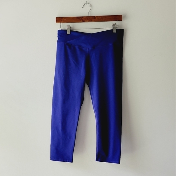 $10 sale 🍓Fabletics blue athletic comfortable capri leggings size S - Picture 1 of 5